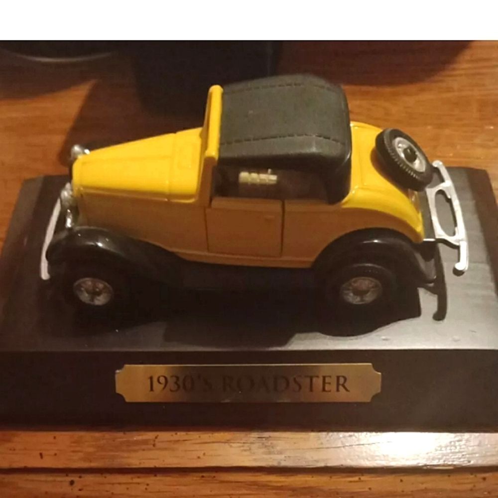 🩷Avon:  Diecast 1930 Yellow Roadster Car & Wood Base